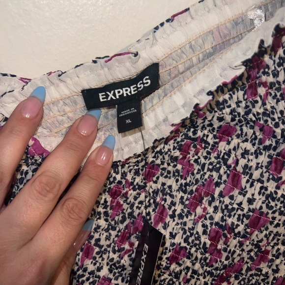 ‼️NWT‼️Floral Express Crop Top🌸🌸 - Picture 7 of 7